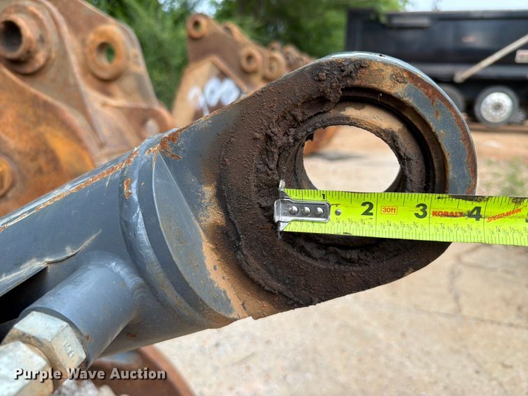 image for item EX2557 Strickland excavator hydraulic thumb
