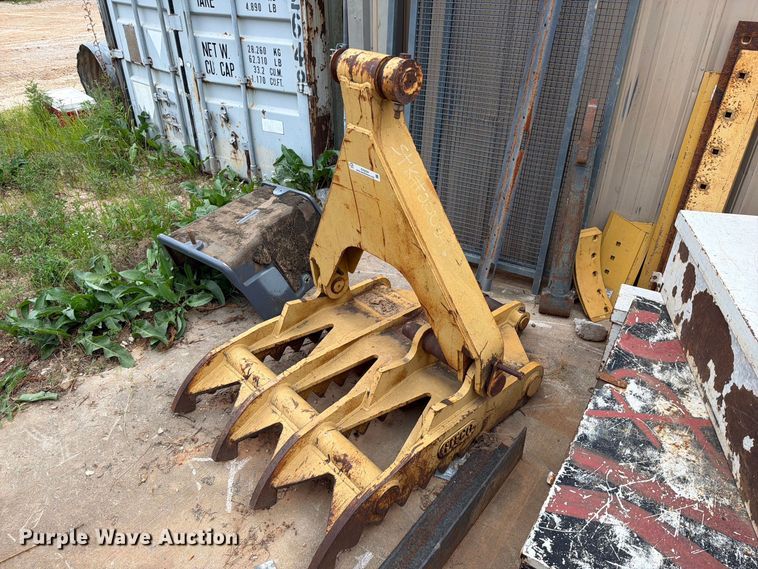 image for item EX2559 excavator hydraulic thumb