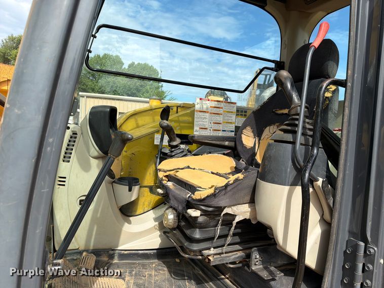 image for item EX2560 2014 Kobelco SK85CS mini excavator