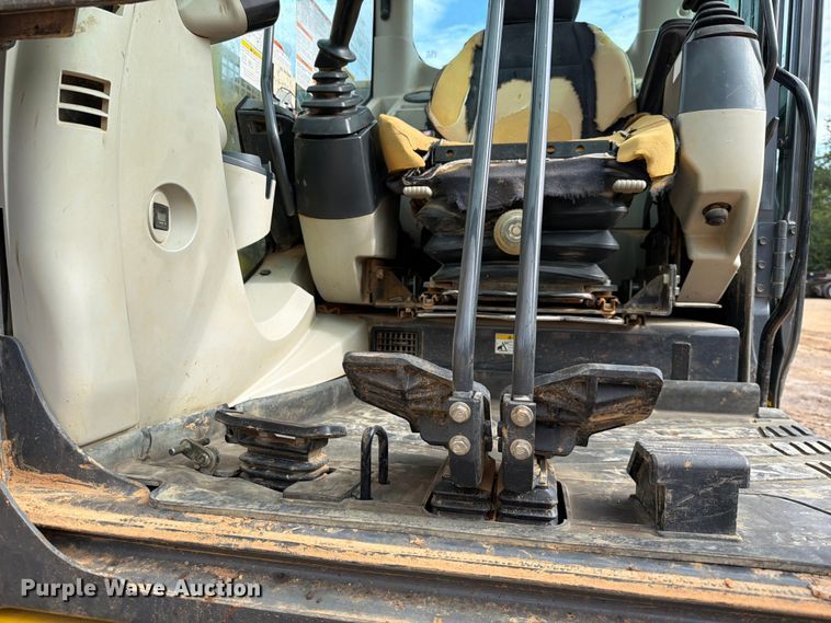 image for item EX2561 Kobelco SK85CS mini excavator
