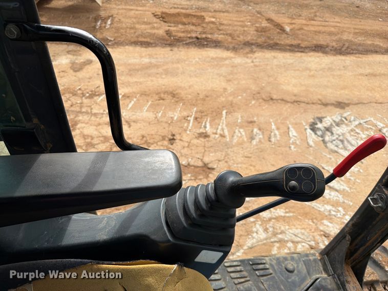 image for item EX2561 Kobelco SK85CS mini excavator