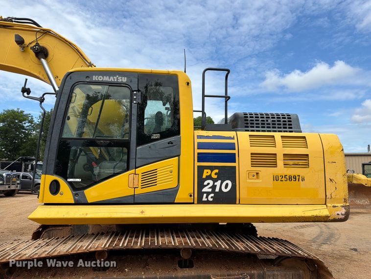 image for item EX2568 2019 Komatsu PC210LC-11 excavator