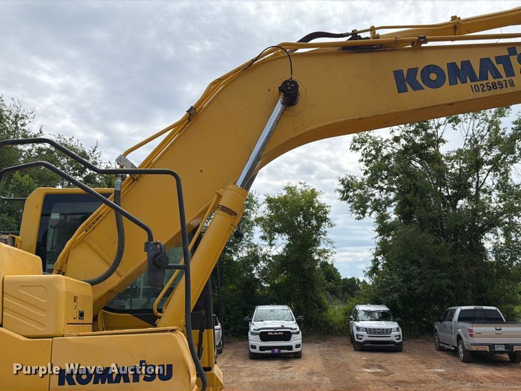 image for item EX2568 2019 Komatsu PC210LC-11 excavator