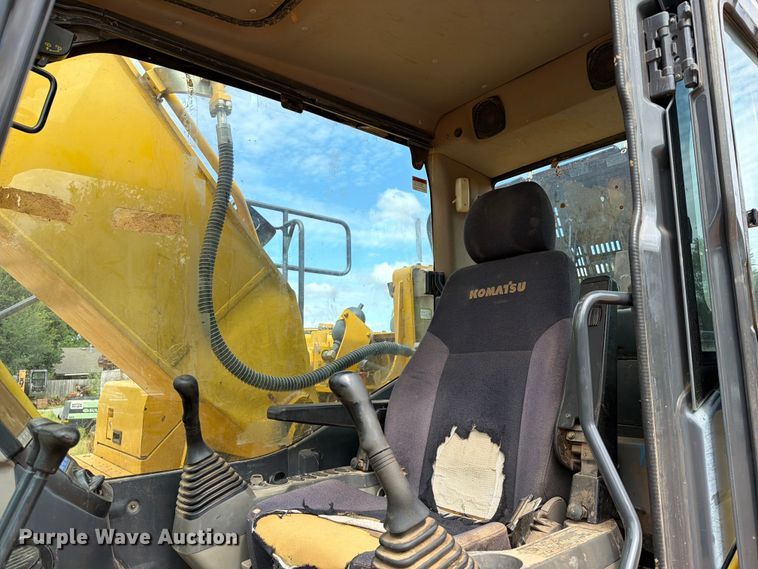 image for item EX2568 2019 Komatsu PC210LC-11 excavator
