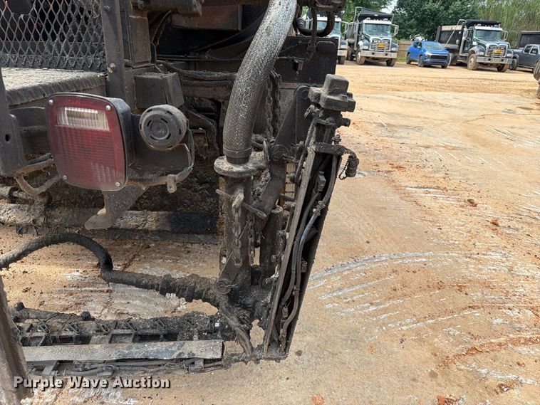 image for item EX2569 1994 International 4900 oil distributor truck