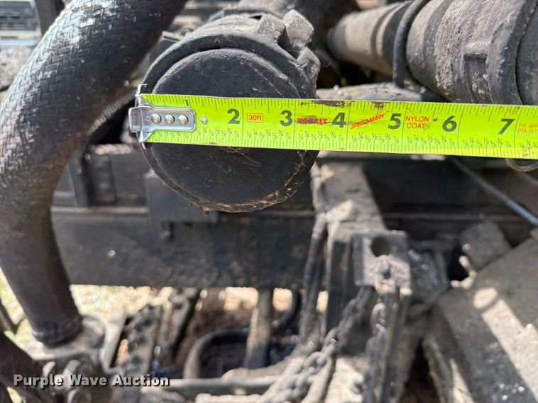 image for item EX2569 1994 International 4900 oil distributor truck