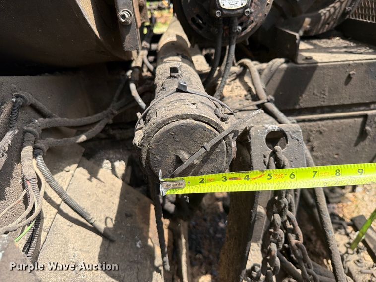 image for item EX2569 1994 International 4900 oil distributor truck