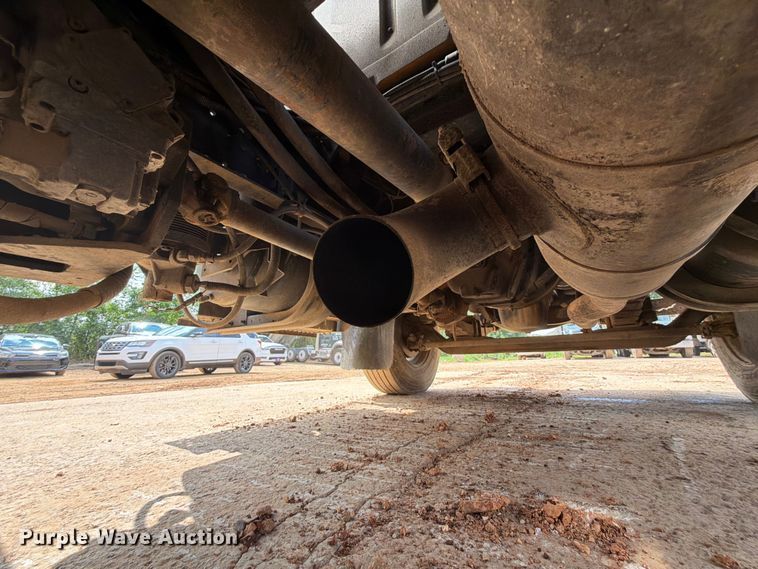 image for item EX2569 1994 International 4900 oil distributor truck