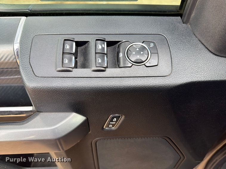 image for item EX2571 2020 Ford F150 Crew Cab pickup truck