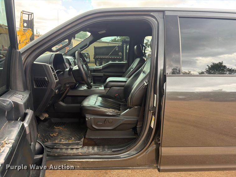 image for item EX2571 2020 Ford F150 Crew Cab pickup truck