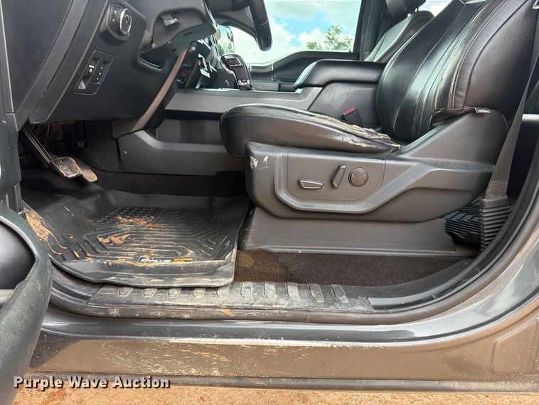 image for item EX2571 2020 Ford F150 Crew Cab pickup truck