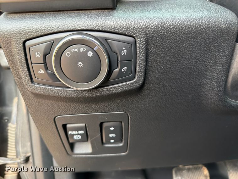 image for item EX2571 2020 Ford F150 Crew Cab pickup truck