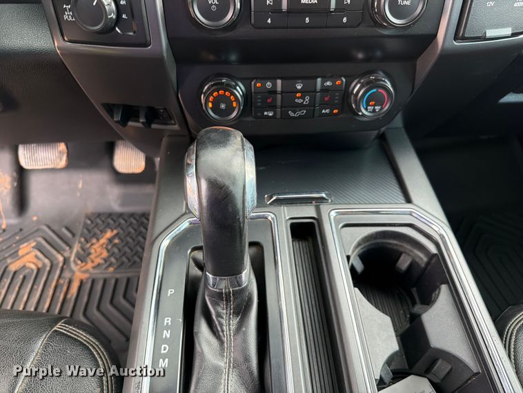 image for item EX2571 2020 Ford F150 Crew Cab pickup truck