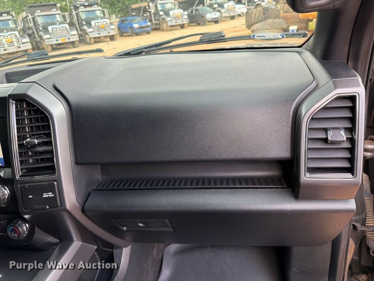 image for item EX2571 2020 Ford F150 Crew Cab pickup truck