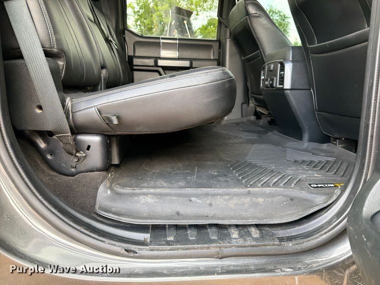 image for item EX2571 2020 Ford F150 Crew Cab pickup truck