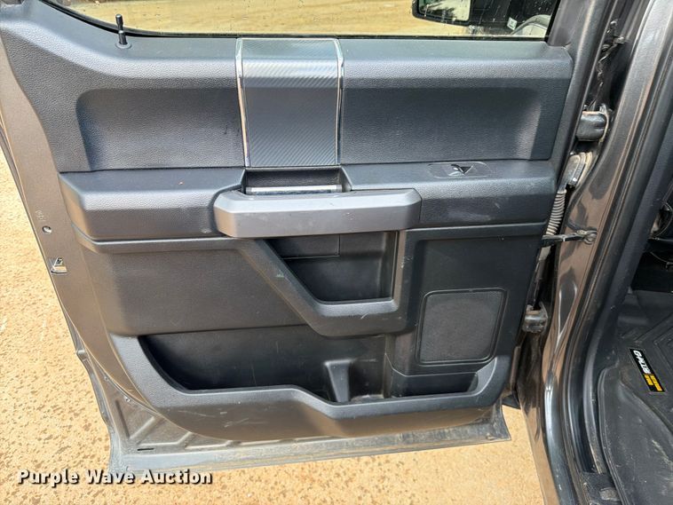 image for item EX2571 2020 Ford F150 Crew Cab pickup truck