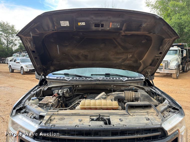 image for item EX2571 2020 Ford F150 Crew Cab pickup truck