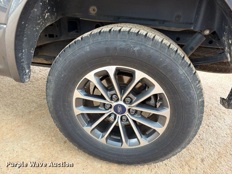 image for item EX2571 2020 Ford F150 Crew Cab pickup truck