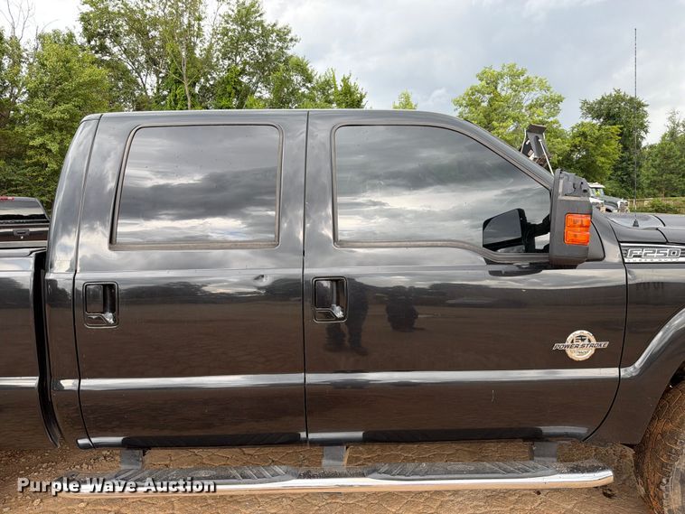 image for item EX2573 2014 Ford F250 Super Duty Crew Cab pickup truck
