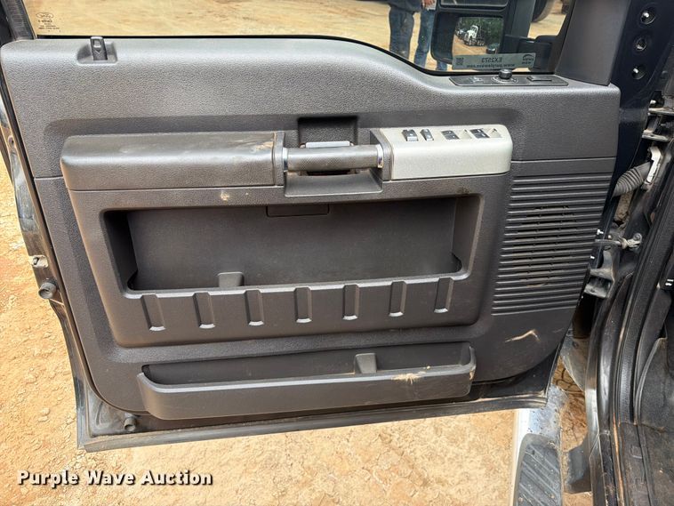 image for item EX2573 2014 Ford F250 Super Duty Crew Cab pickup truck