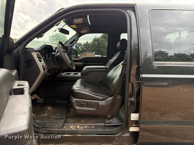 image for item EX2573 2014 Ford F250 Super Duty Crew Cab pickup truck