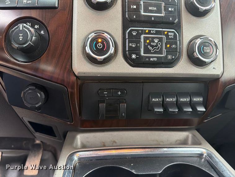 image for item EX2573 2014 Ford F250 Super Duty Crew Cab pickup truck