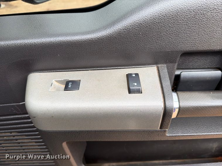 image for item EX2573 2014 Ford F250 Super Duty Crew Cab pickup truck