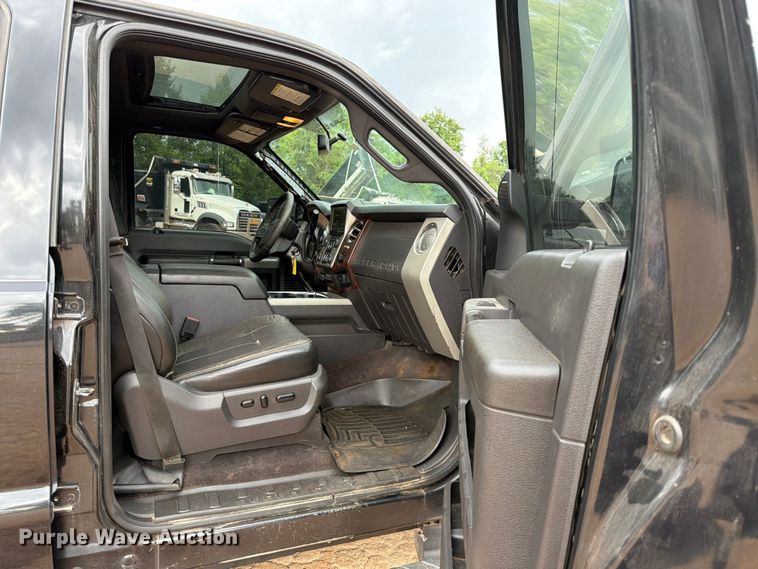image for item EX2573 2014 Ford F250 Super Duty Crew Cab pickup truck