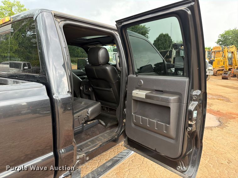 image for item EX2573 2014 Ford F250 Super Duty Crew Cab pickup truck