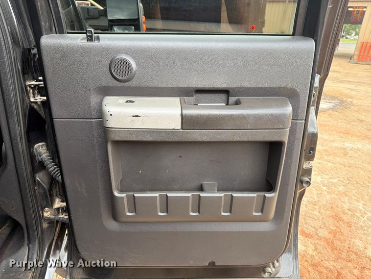 image for item EX2573 2014 Ford F250 Super Duty Crew Cab pickup truck
