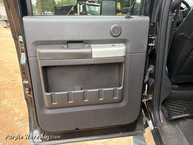 image for item EX2573 2014 Ford F250 Super Duty Crew Cab pickup truck