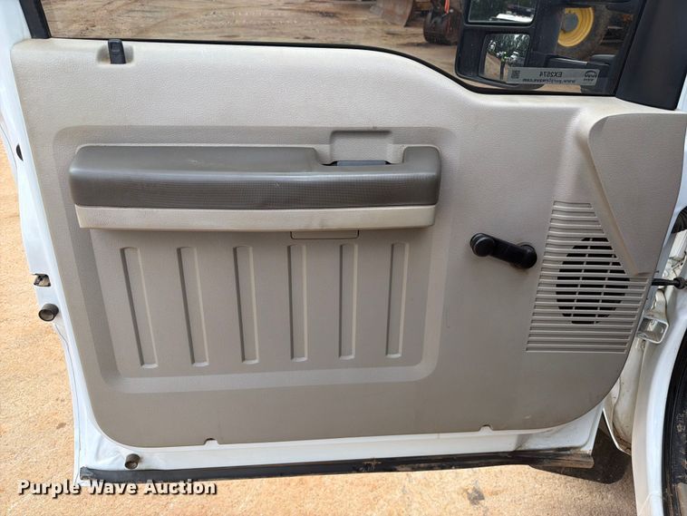 image for item EX2574 2010 Ford F-550 flatbed truck