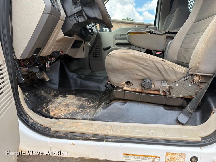 image for item EX2574 2010 Ford F-550 flatbed truck