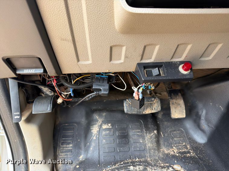 image for item EX2574 2010 Ford F-550 flatbed truck
