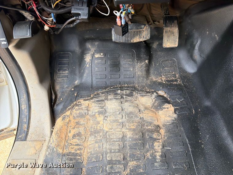 image for item EX2574 2010 Ford F-550 flatbed truck