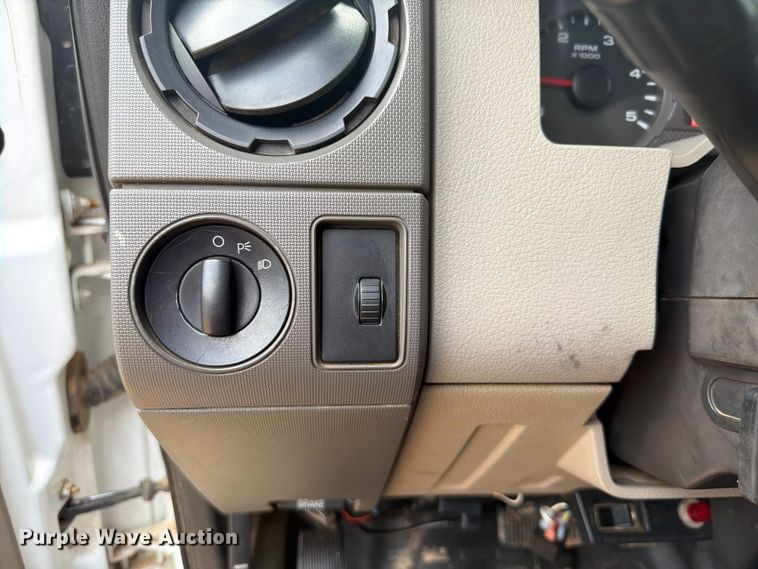 image for item EX2574 2010 Ford F-550 flatbed truck