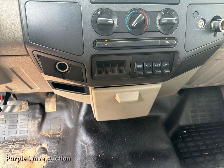 image for item EX2574 2010 Ford F-550 flatbed truck