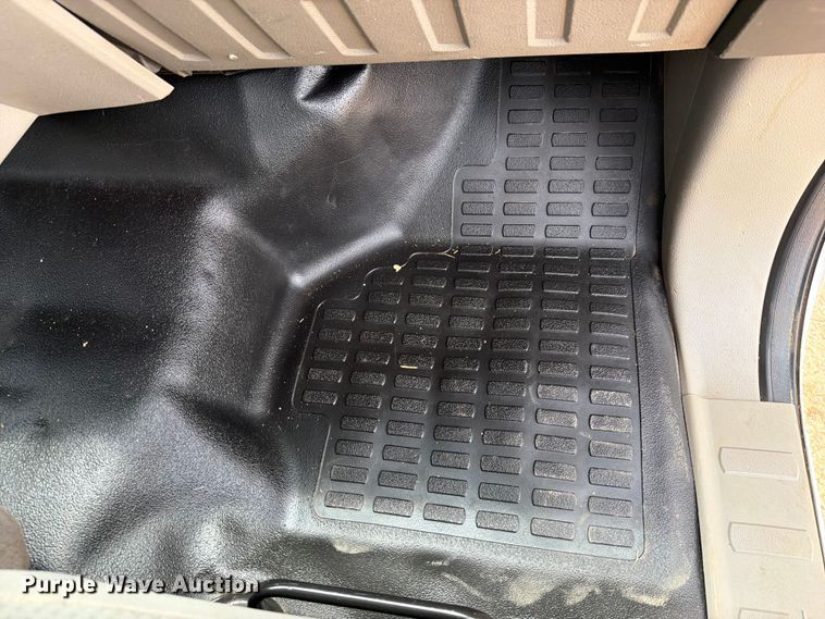 image for item EX2574 2010 Ford F-550 flatbed truck