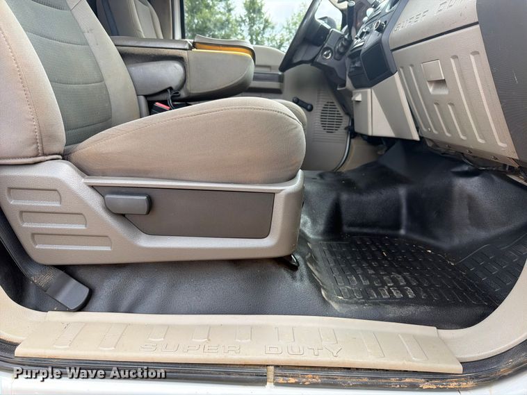 image for item EX2574 2010 Ford F-550 flatbed truck