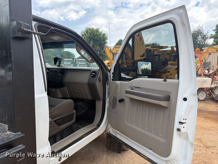 image for item EX2574 2010 Ford F-550 flatbed truck