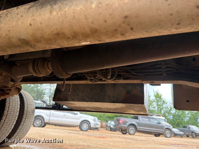 image for item EX2574 2010 Ford F-550 flatbed truck