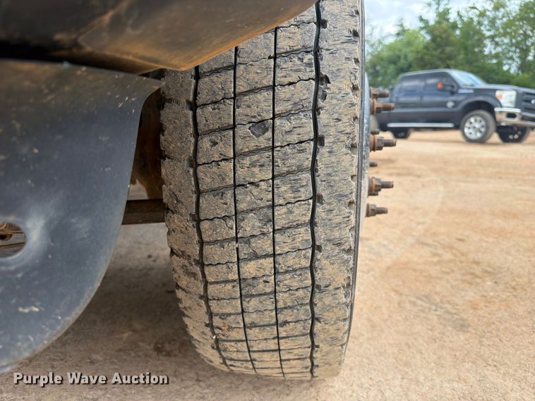 image for item EX2574 2010 Ford F-550 flatbed truck