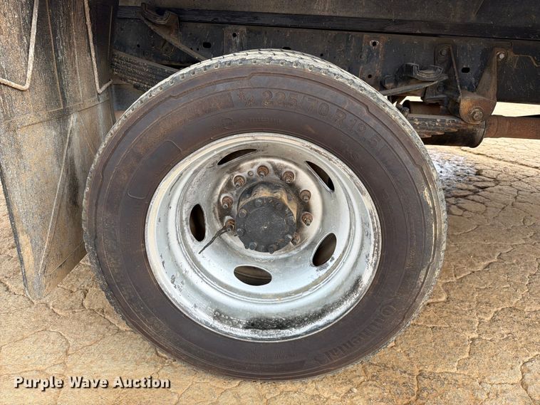 image for item EX2574 2010 Ford F-550 flatbed truck