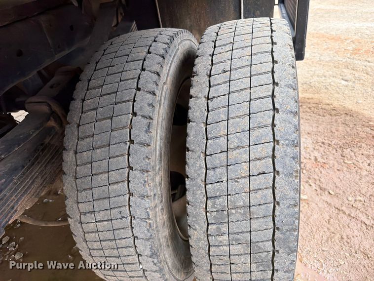 image for item EX2574 2010 Ford F-550 flatbed truck