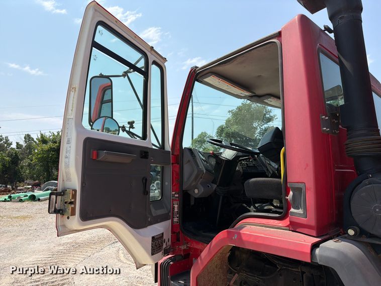 image for item EX2575 2002 Sterling Truck SC8000 street sweeper truck