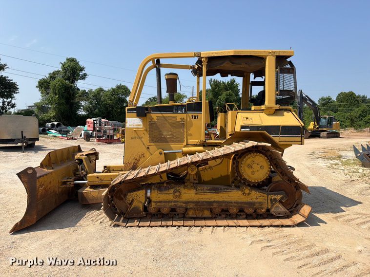 image for item EX2578 2001 Caterpillar D5M dozer