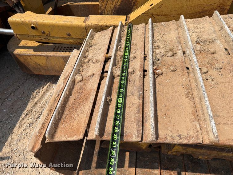 image for item EX2578 2001 Caterpillar D5M dozer