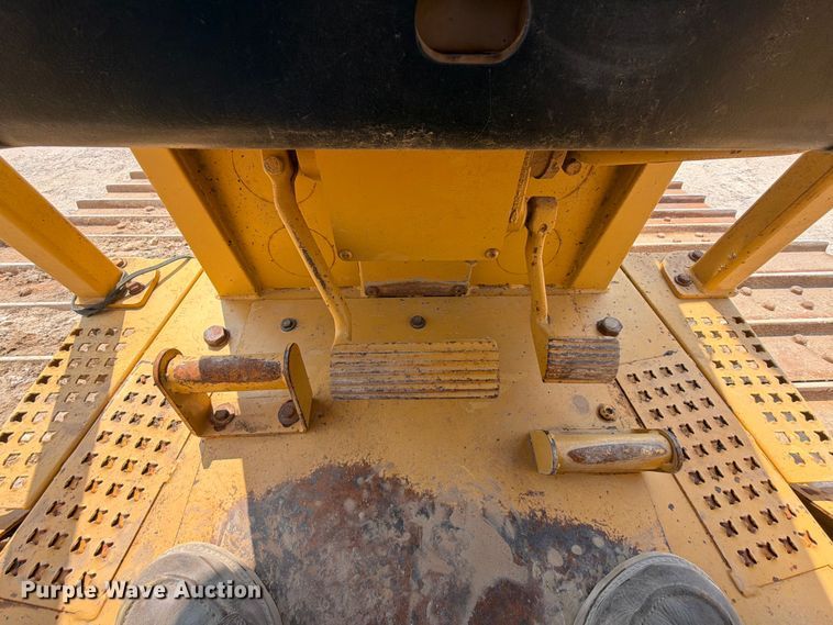 image for item EX2578 2001 Caterpillar D5M dozer