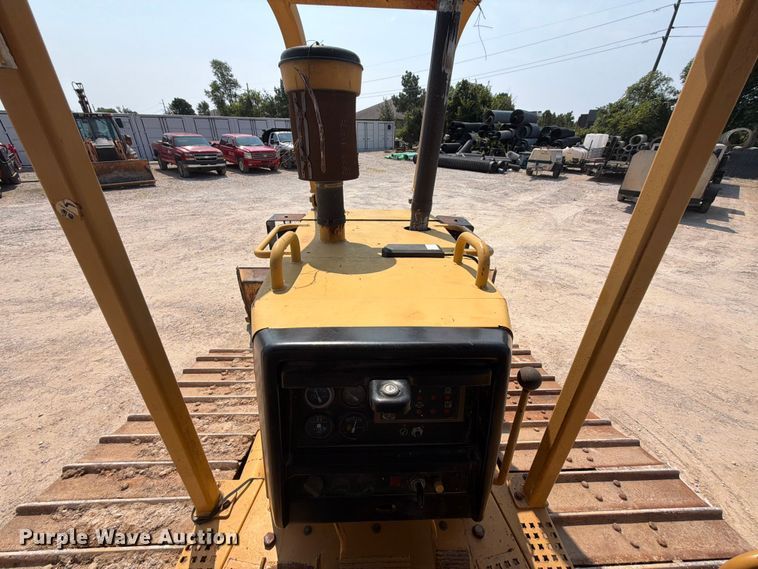 image for item EX2578 2001 Caterpillar D5M dozer
