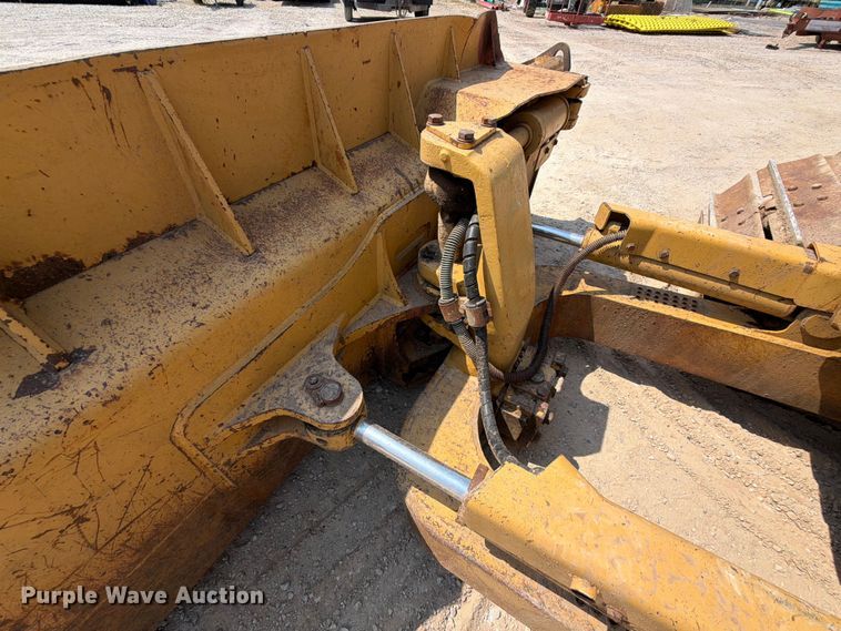 image for item EX2578 2001 Caterpillar D5M dozer